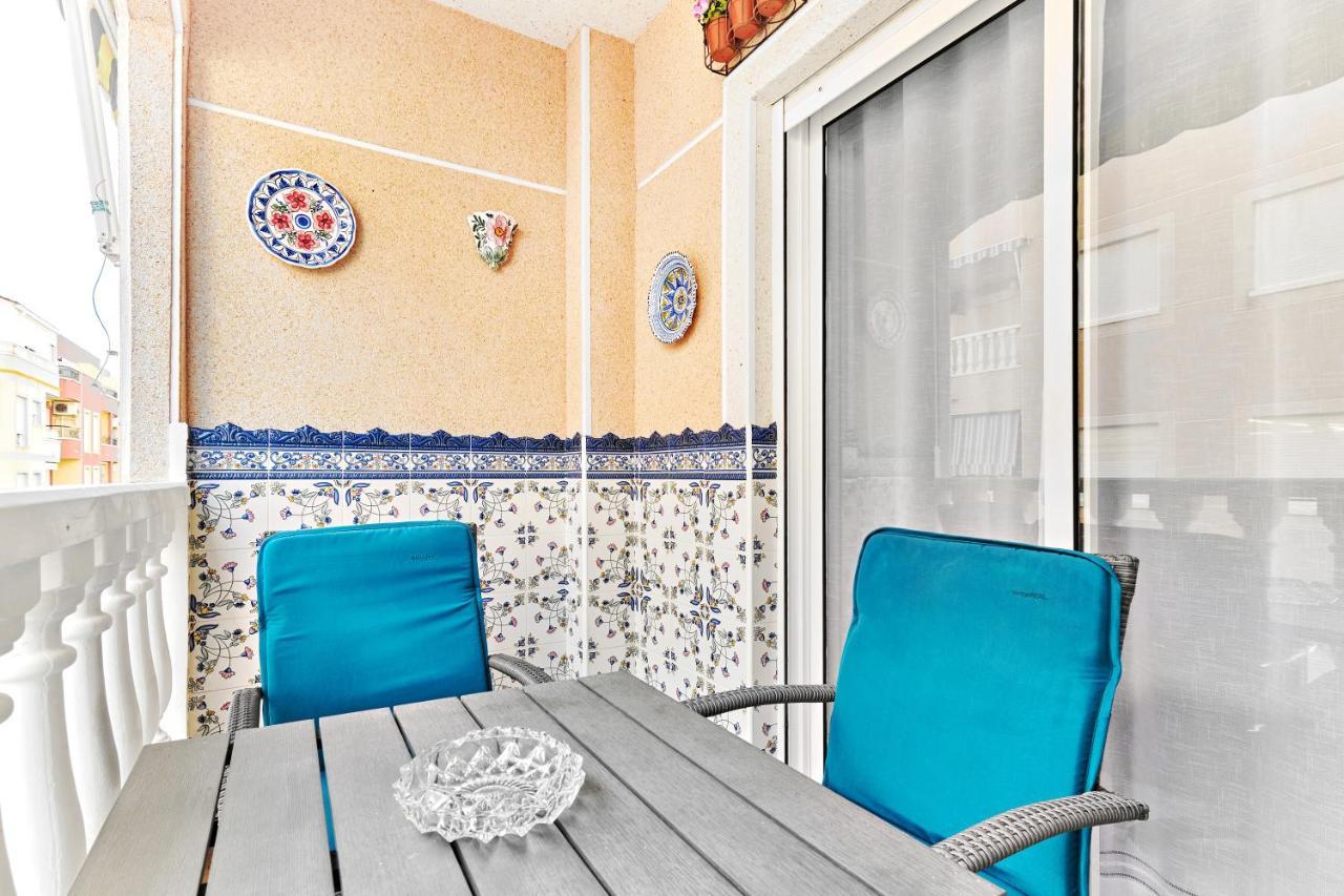 Cozy Apartment Near Playa Del Cura In Torrevieja Exteriör bild
