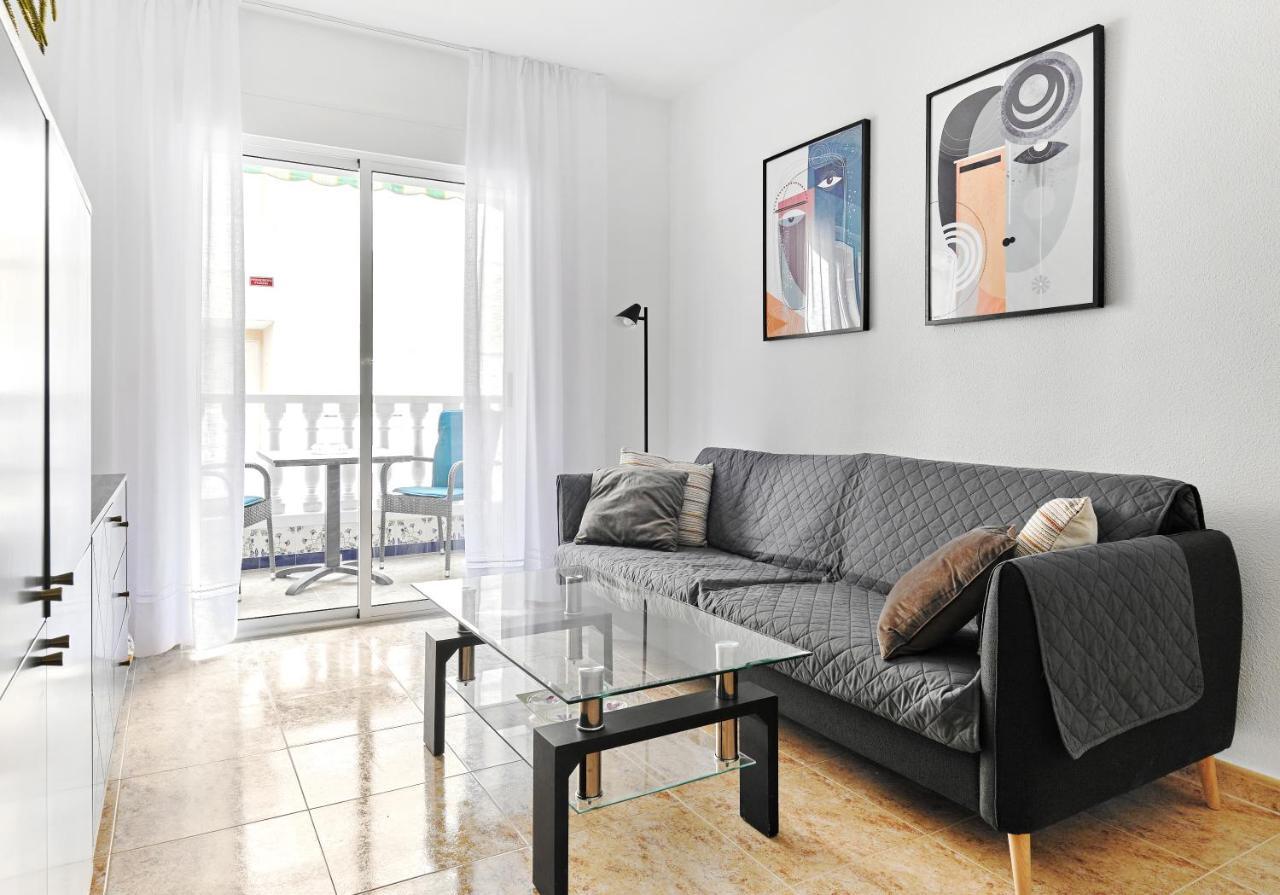 Cozy Apartment Near Playa Del Cura In Torrevieja Exteriör bild
