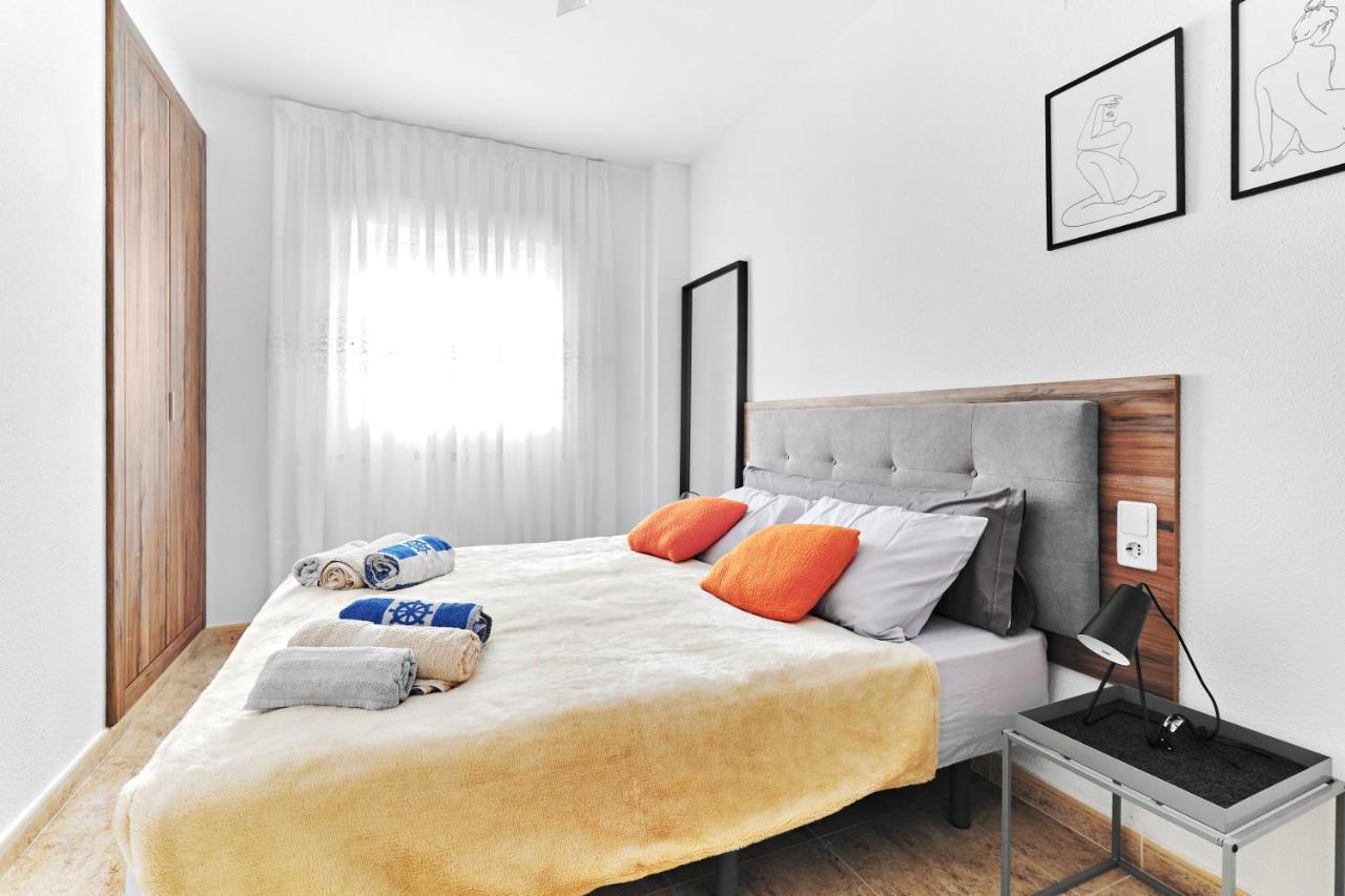 Cozy Apartment Near Playa Del Cura In Torrevieja Exteriör bild